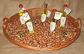 Cesto di nocciole